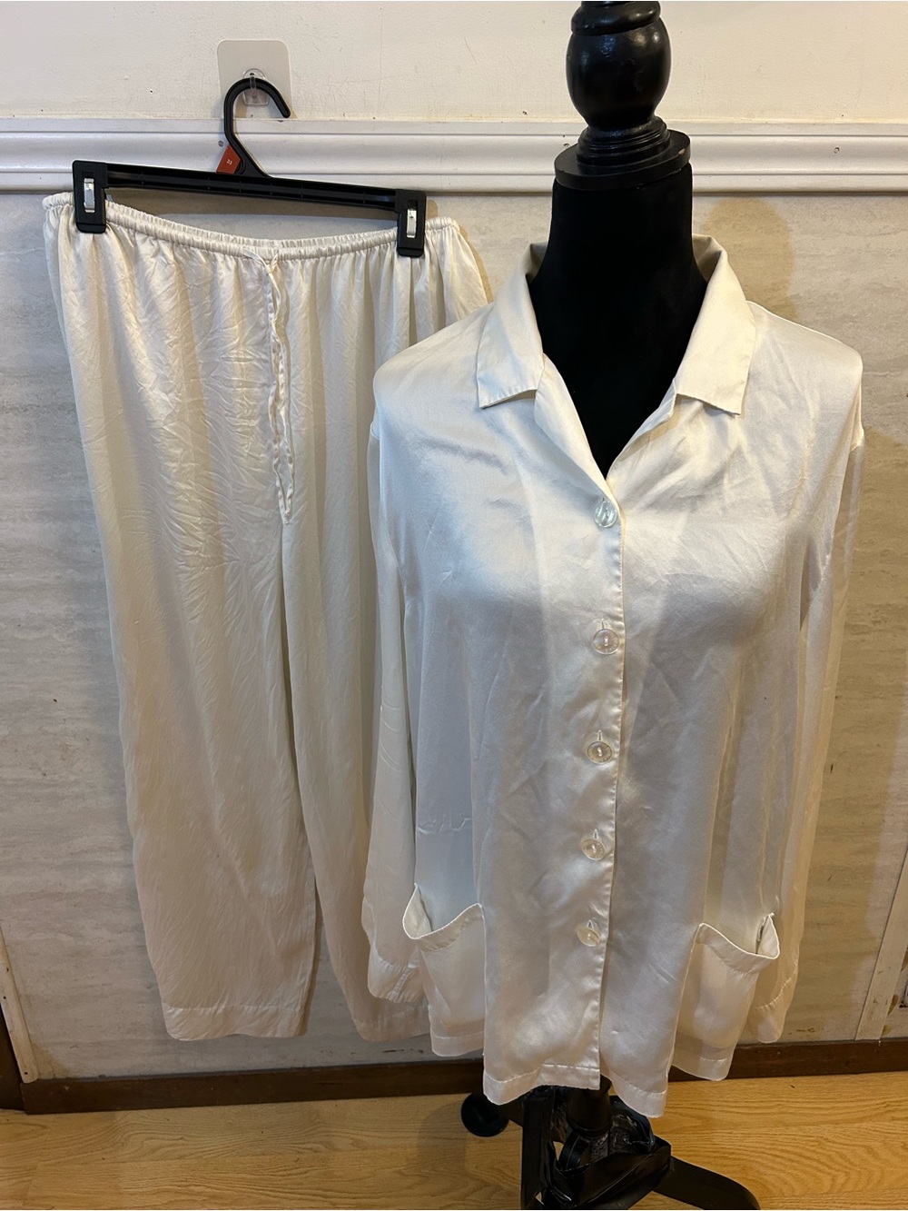 Vintage Victoria's Secret 100% Pure Silk sleepwear set.
